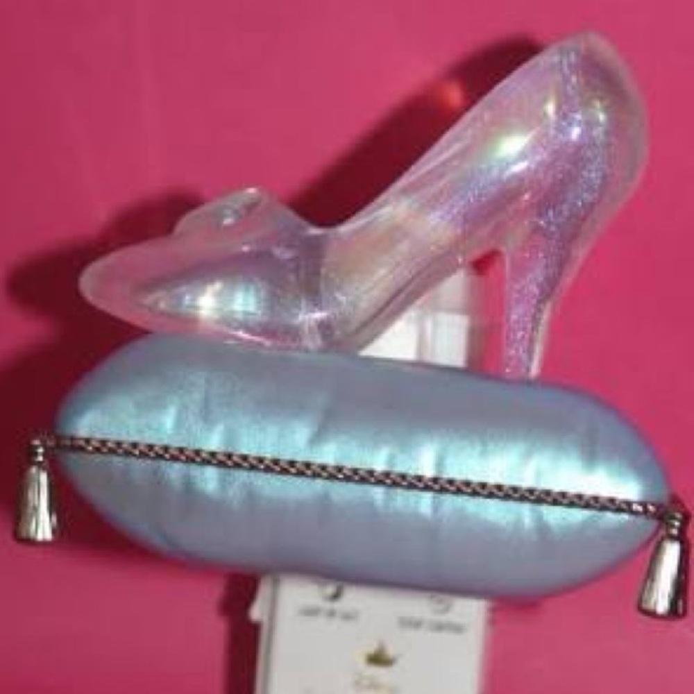 RARE! GORGEOUS DISNEY CINDERELLA GLASS SLIPPER ON A PILLOW PLUG IN Iridescent … - Picture 5 of 6